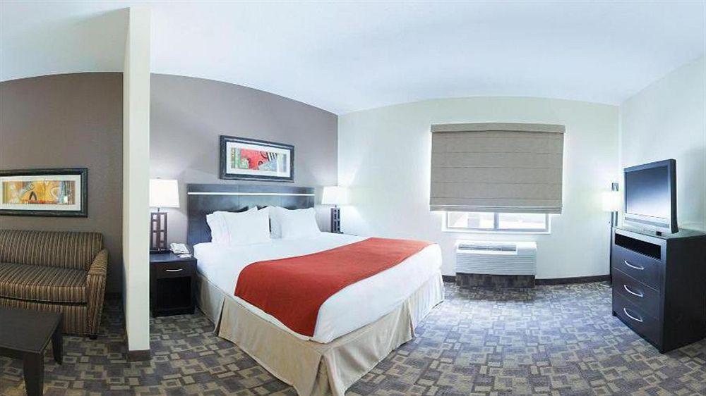 Holiday Inn Express Hotel And Suites Lincoln Airport By Ihg מראה חיצוני תמונה