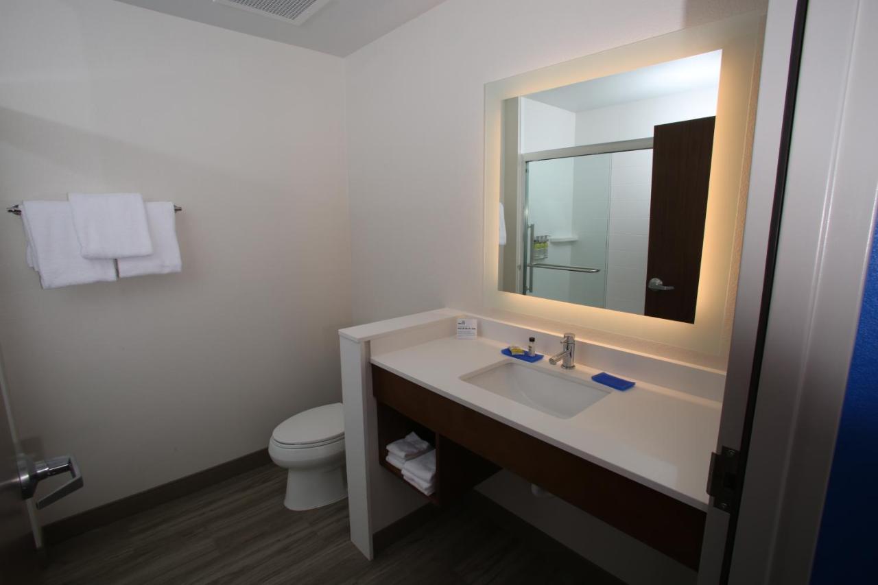 Holiday Inn Express Hotel And Suites Lincoln Airport By Ihg מראה חיצוני תמונה