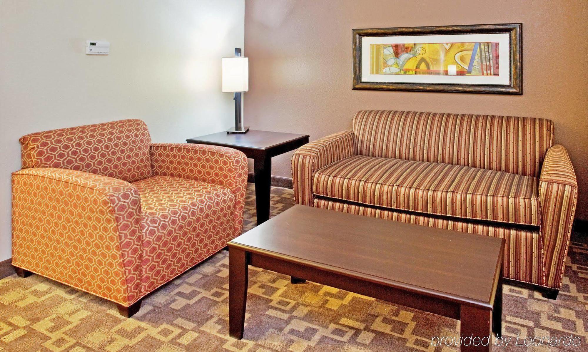 Holiday Inn Express Hotel And Suites Lincoln Airport By Ihg מראה חיצוני תמונה