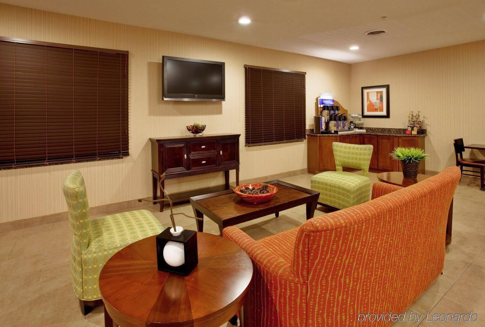 Holiday Inn Express Hotel And Suites Lincoln Airport By Ihg מראה חיצוני תמונה