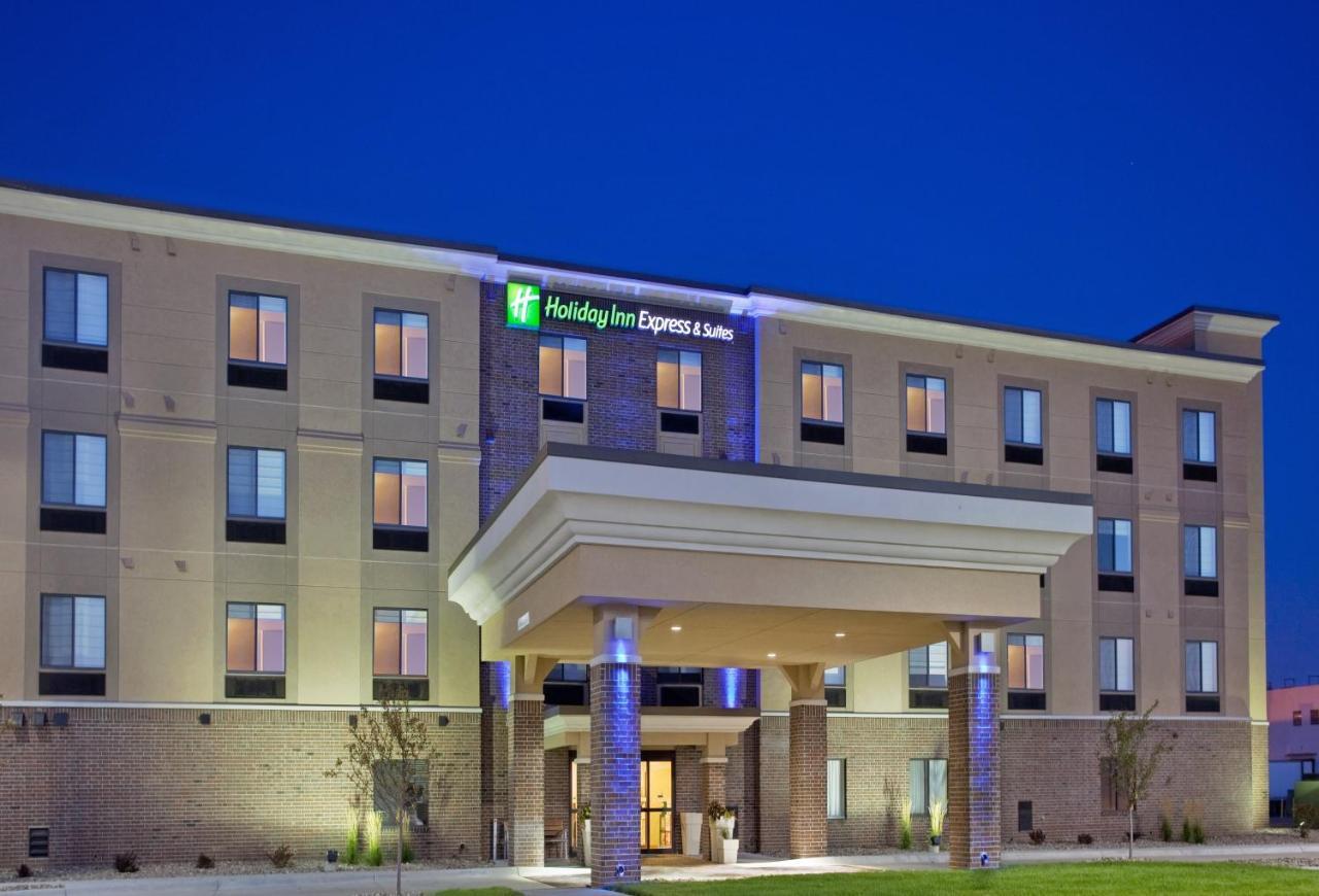 Holiday Inn Express Hotel And Suites Lincoln Airport By Ihg מראה חיצוני תמונה