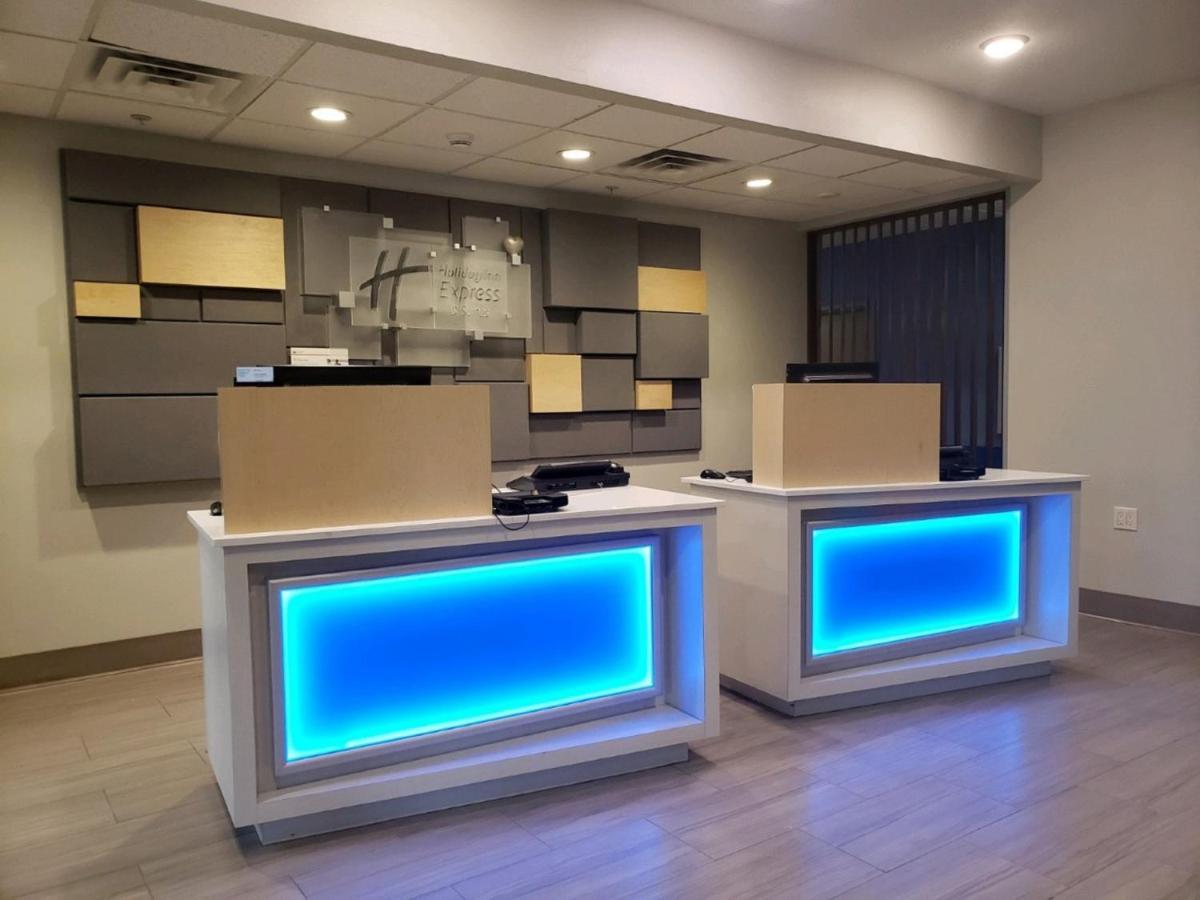Holiday Inn Express Hotel And Suites Lincoln Airport By Ihg מראה חיצוני תמונה